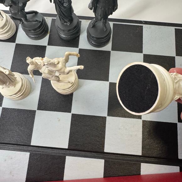 Vintage 1960s Classic Games Collector's Series Ancient Rome Chess Set (READ) - Picture 9 of 9